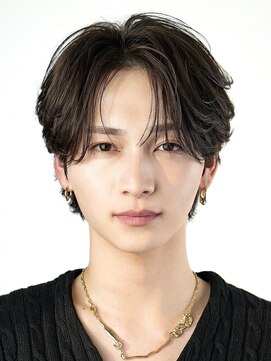 オーシャントーキョーオーバー 渋谷(OCEAN TOKYO OVER) センターパートフェザーパーマニュアンスパーマシャドウパーマ