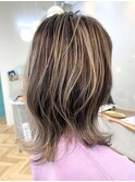 シャギーウルフくびれミディアム細めハイライト/メイキー本厚木