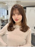 ハッシュカット顔まわりレイヤーオリーブベージュ