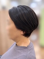 ヒビ(hibi)&nbsp;ツヤ感たっぷり大人ショートボブ