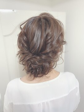 アチーブ エムプラス 茶屋町店(Achieve m +) 下目アップ【大阪梅田茶屋町ヘアセット専門店Achieve m+】