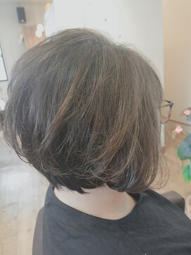 エ フュチュール(et Futur) シャドールーツ