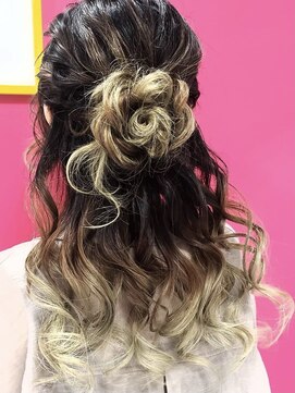 ヘアメイク アンク ハーフアップ