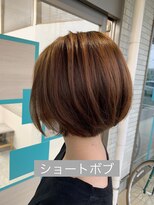 ショートボブ