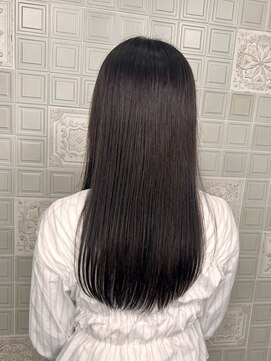 ヘンリエッタ 自由ヶ丘(Henrietta) グレージュストレート