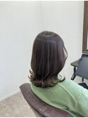 オリーブベージュ+ミディアムスタイル