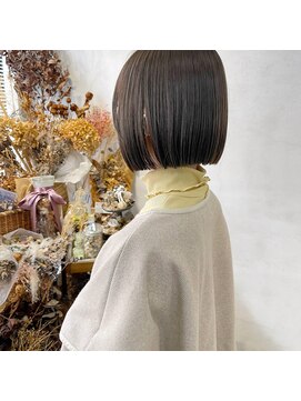 ミント(mint) ミニボブにオリーブ！赤味抑えて透明感を！