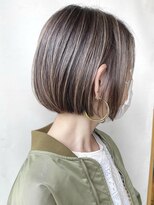 【morio原宿】顎ラインボブ　細め白髪ぼかしハイライト