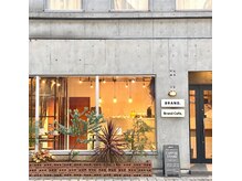 BRAND.【７月上旬 NEW OPEN（予定）】の雰囲気（カフェ併設型サロン。SNS撮影スポット完備◎［レイヤー/顔周り］）