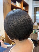ヘアーサロン ラフリジー(Loufreasy)&nbsp;大人の丸みコンパクトボブ×艶感シルエット