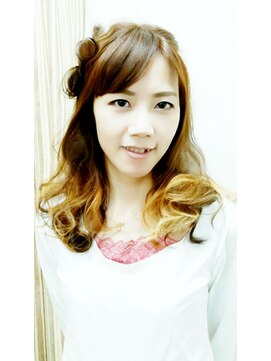 ヘアーファッションユーランド(You Land) ポイントカラーで大人可愛い