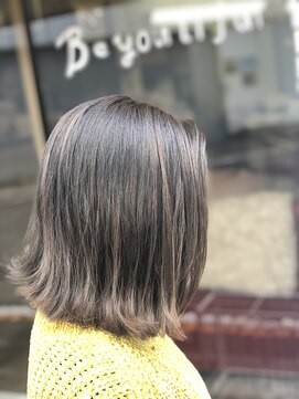 ビーユーティフル(Be you tiful) 切りっぱなし大人ボブBeyoutifulカラー