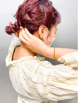 トゥコ(tuco) お団子　簡単アレンジ　ぐるぐる　個性的　パーマアレンジ