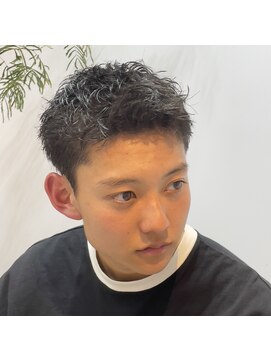 トレイス(trace) 黒髪スパイキーショートアップバングパーマソフトツイスト