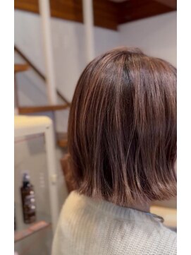 イコル(ikoru) ボブ/シェルグレージュ/イヤリングカラー/代官山/中目黒/恵比寿