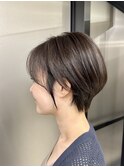 40代50代60代耳かけショート前髪なしハンサムショート白髪ぼかし