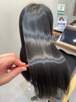 スリー いわき(iii)の写真/【綺麗長続き】髪の内部にしっかりと水分を届け、髪本来の美しさを引き出すSilkトリートメント[髪質改善]