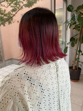 クロエ バイ ラヴィズム 小針店(CLOE by LUVISM) ピンクレッドのグラデーションカラー