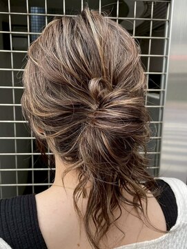 エジョン 八幡山店(Aejon) 大人レイヤーカット白髪ぼかし脱白髪染め40代50代60代