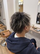 アジュテ(ajouter)&nbsp;立体感が出る！ゴールドメッシュのツイストパーマ