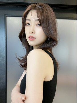 アイヴィ 表参道(IVY) 表参道韓国ヘア ラベンダーカラー 小顔見せ流れる顔まわりカット