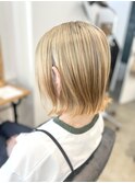 切りっぱなしボブ/ミルクティー/ハイトーンカラー
