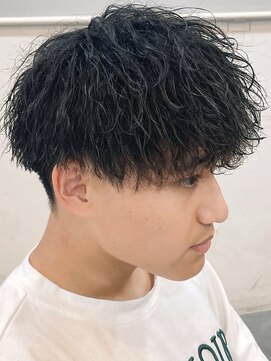 バース バイ ハピネス(BIRTH by happiness) 奈良men's緩め縦落ちツイストスパイラルパーマ刈り上げマッシュ