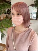 ピンクベージュ