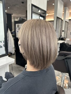 ヘアースタジオ ミツル(hair studio 326) ミルクティーベージュ