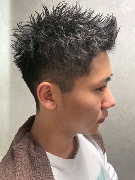 ディスイズバーバーフォース(THIS IS BARBER 4th) ビジネスショート アップバング 黒髪 ショートパーマ 刈り上げ