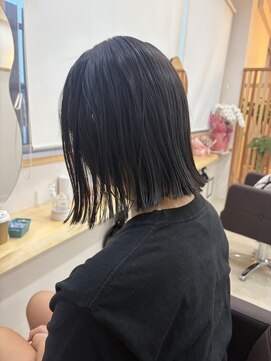アミュー(Amyu) 結べる長さの前下がりボブ