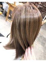 モモ(MOMO)&nbsp;ベージュハイライト