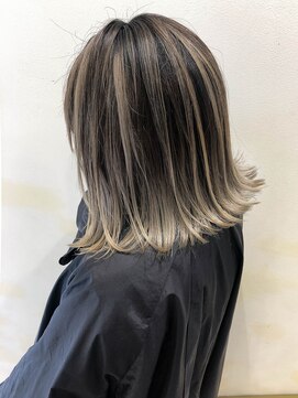 トルネード(TORNADO) 外国人風ボブ ハイライトバレイヤージュ グレージュエアタッチ