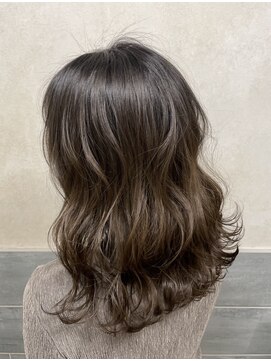 アミリ(AMILI) 【AMILI】バレイヤージュセミディ×素髪ケア