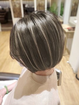 ヘアーアンドスパ フラップス(FLAPS) ショートボブハイライト/ボブショート