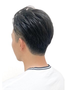 黄ぐまくん美容室 メンズ　ツーブロック