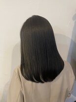 アカラ ヘアー(Akala Hair) Aラインのミディアムレイヤースタイル