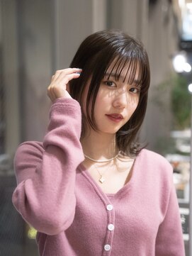 ビュートリアム 梅田(BEAUTRIUM) 外ハネロブ/顔まわりレイヤー/くびれヘア/顔まわりレイヤー/梅田