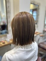 メレット(Meret)&nbsp;〈Meret〉ヘイリーボブ×ハイライトカラー