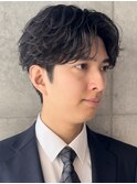 ビジネスパーマ　フェザーパーマ　センターパート　刈り上げ
