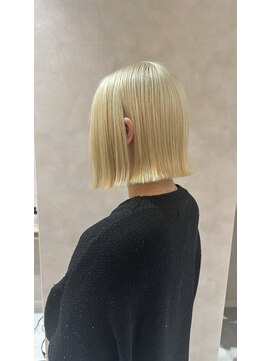 サロンドディバース(Salon de DIVERSE) 切りっぱなしブロンド
