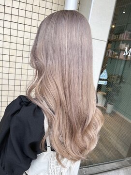 ミラシィ 成田(Mirashy) ハイライトカラーミルクティーベージュレイヤーカット