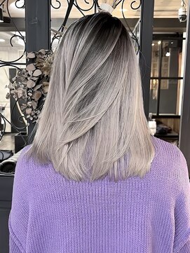 シェルヴ(XELVE) バレイヤージュハイライト白髪ぼかしミルクティーダブルカラー