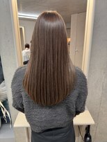 エウペ 渋谷(WEUPE)&nbsp;斜めバング/グレージュカラー/デザインカラー/シルキーベージュ