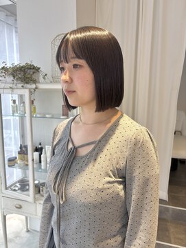 サークル(CIRCLES) バッサリ顎下ボブ酸性縮毛矯正