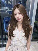 ユーフォリア 渋谷グランデ(Euphoria SHIBUYA GRANDE)&nbsp;韓国ヘアレイヤーカットオリーブベージュSAYAKA