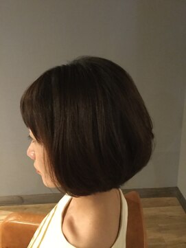 クロデザイン(KURO DESIGN) ふんわり揺れる、ほの甘ボブ