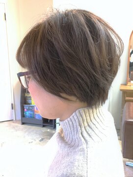 ショートオンリーサロントス(short only salon TOSS) 30代・40代大人かわいい小顔ワンサイドショートボブ黒髪前下がり
