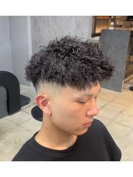 ダズルヘアーエイチ(DAZZLE hair H) スキンフェード×ツイスパジェット