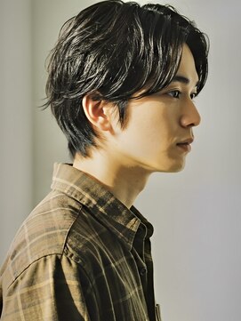 スー(suu) ニュアンスパーマセンター分けくせ毛風ラフ髪時短スタイリング